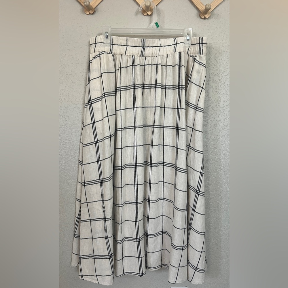 A New Day Plaid White and Black Women's Skirt Linen Blend